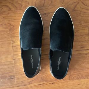 Treasure & Bond black suede slip ons- size 8